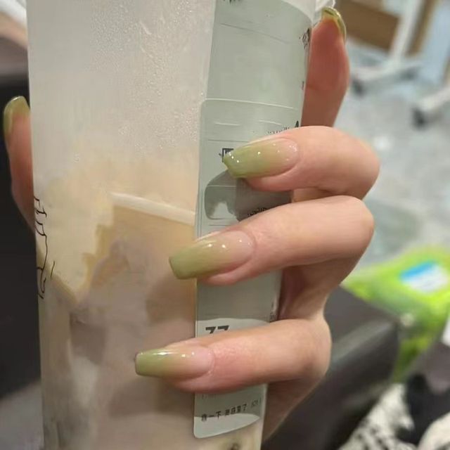Candyvina, Gradient Faux Nail Tips