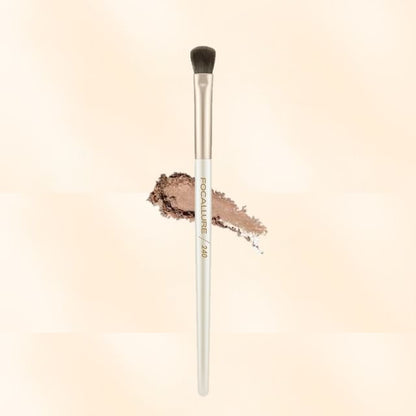 #240 Medium Eyeshadow Brush - 1pc