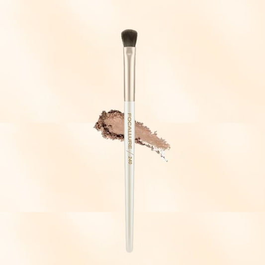 #240 Medium Eyeshadow Brush - 1pc