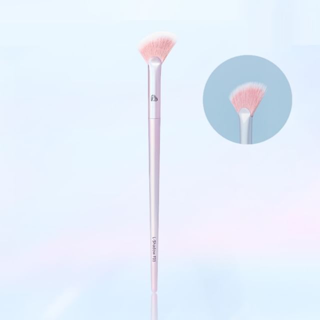 #F03 Highlighting Brush - 1pc