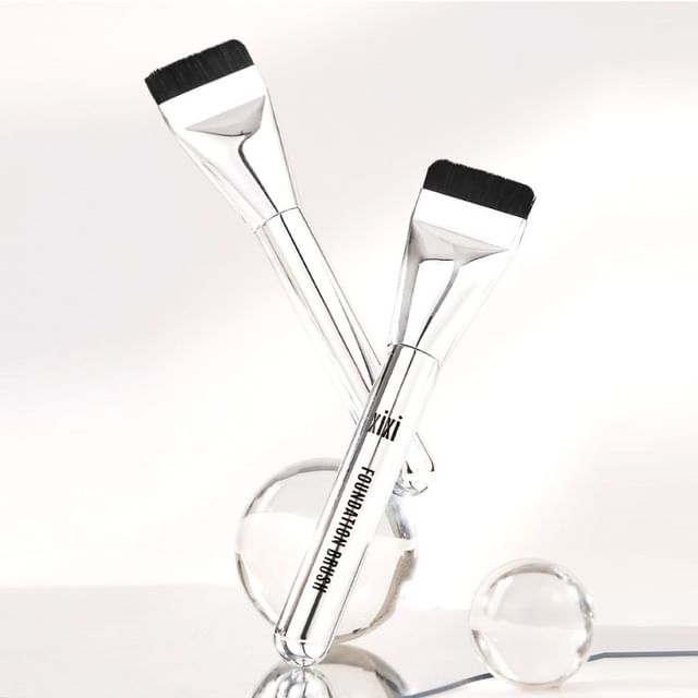 xixi, Flat Head Foundation Brush