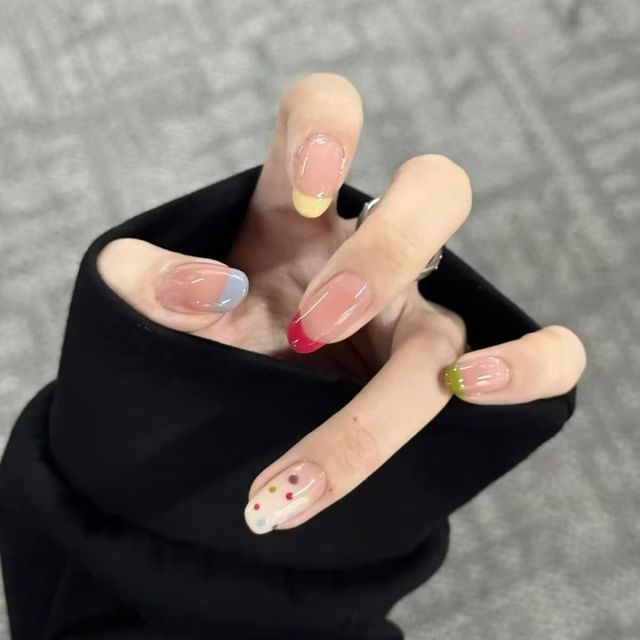 Cutip Nails, Dotted Press On Nails