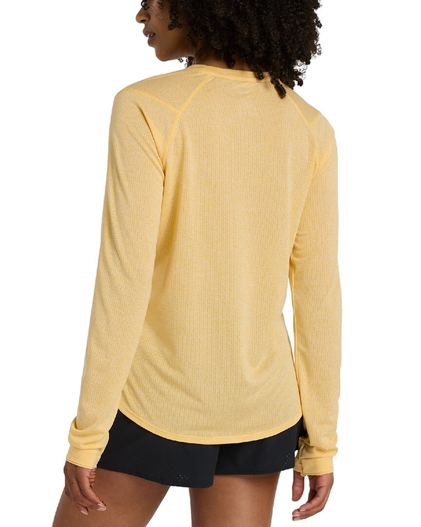 athletic top