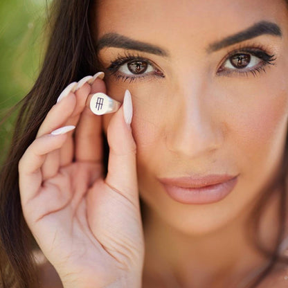 women's wingtip oval signet ring in silver