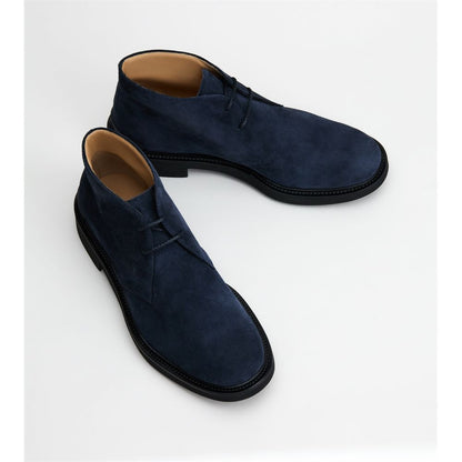 desert boots in suede