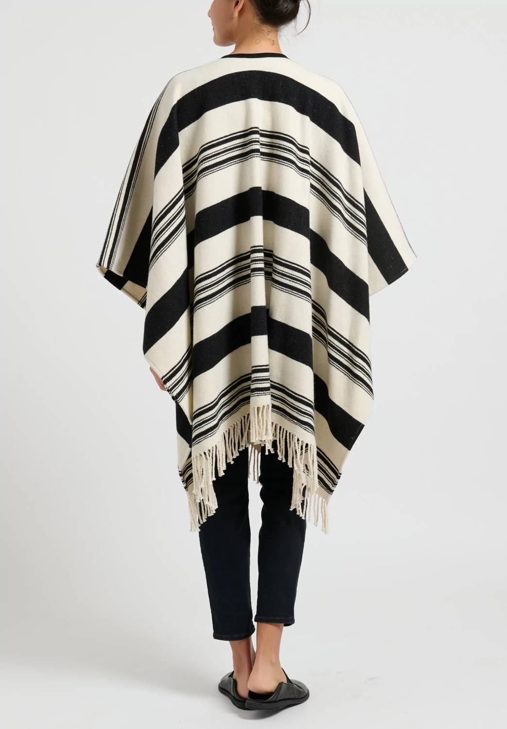 jacquard mantella cape in white & black with black suede tassles