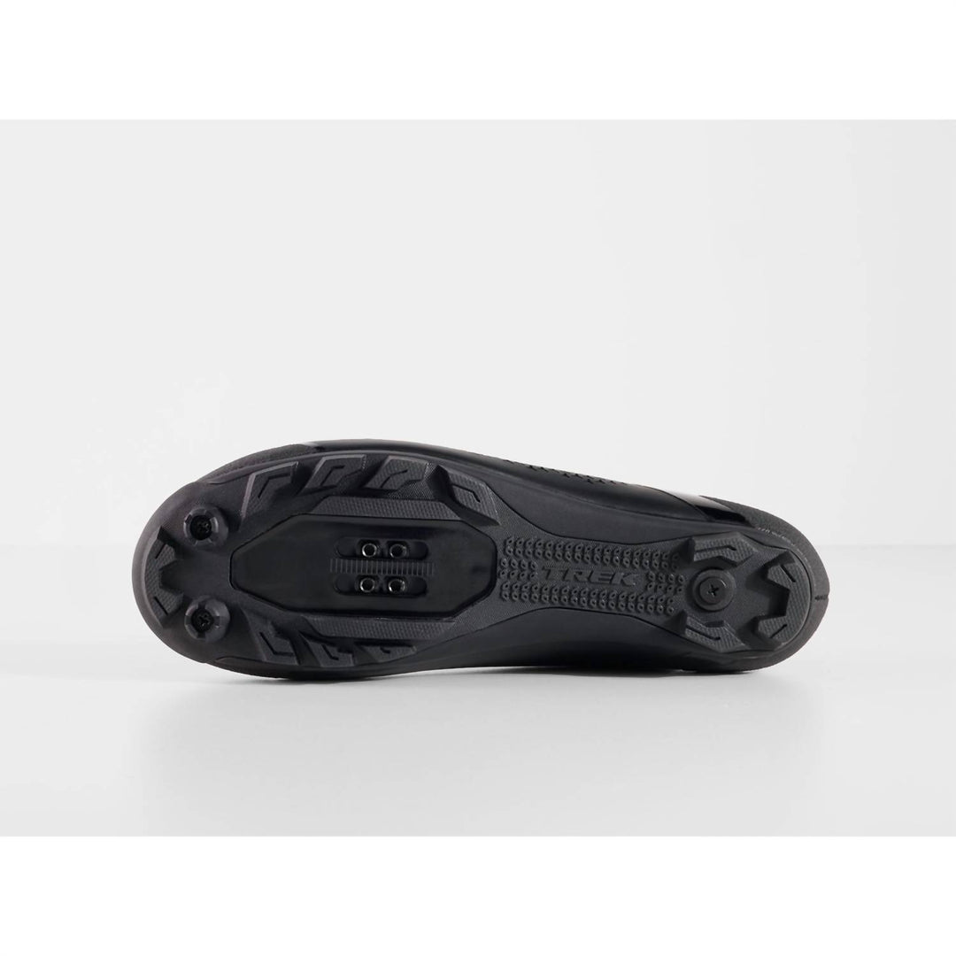 unisex foray mountain shoe in black