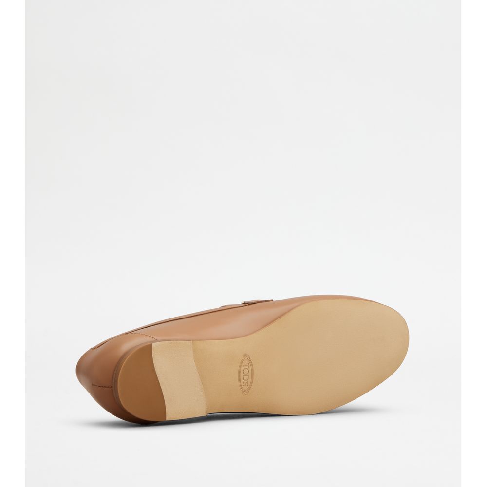 loafers in leather