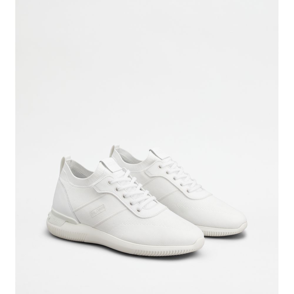 no_code knit in technical fabric and leather