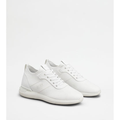 no_code knit in technical fabric and leather