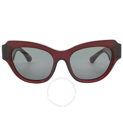 نظارات شمسية نسائية من بربري بتصميم عين القطة باللون الرمادي الداكن