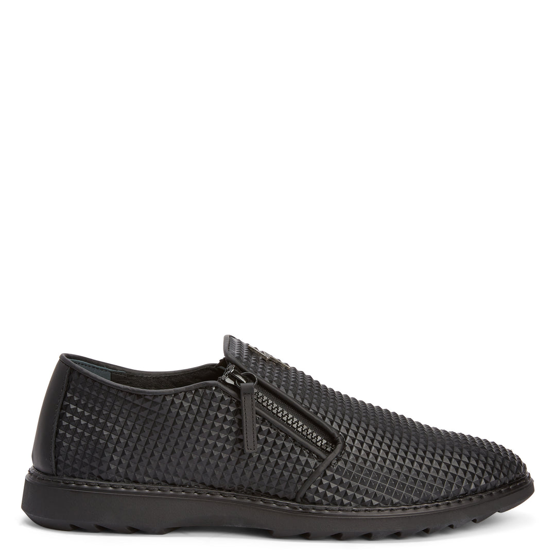 US 11 - black