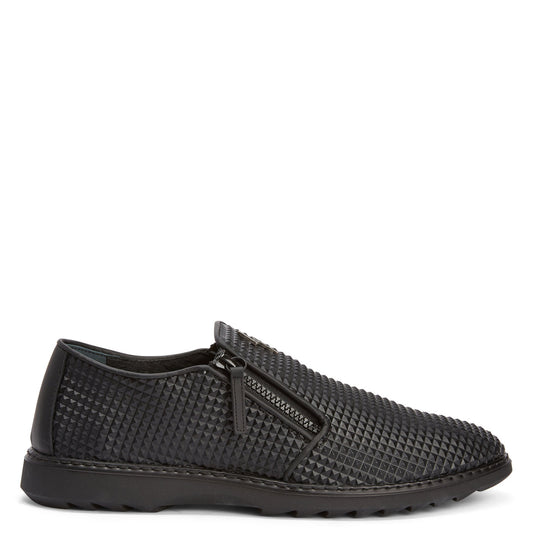 US 11 - black