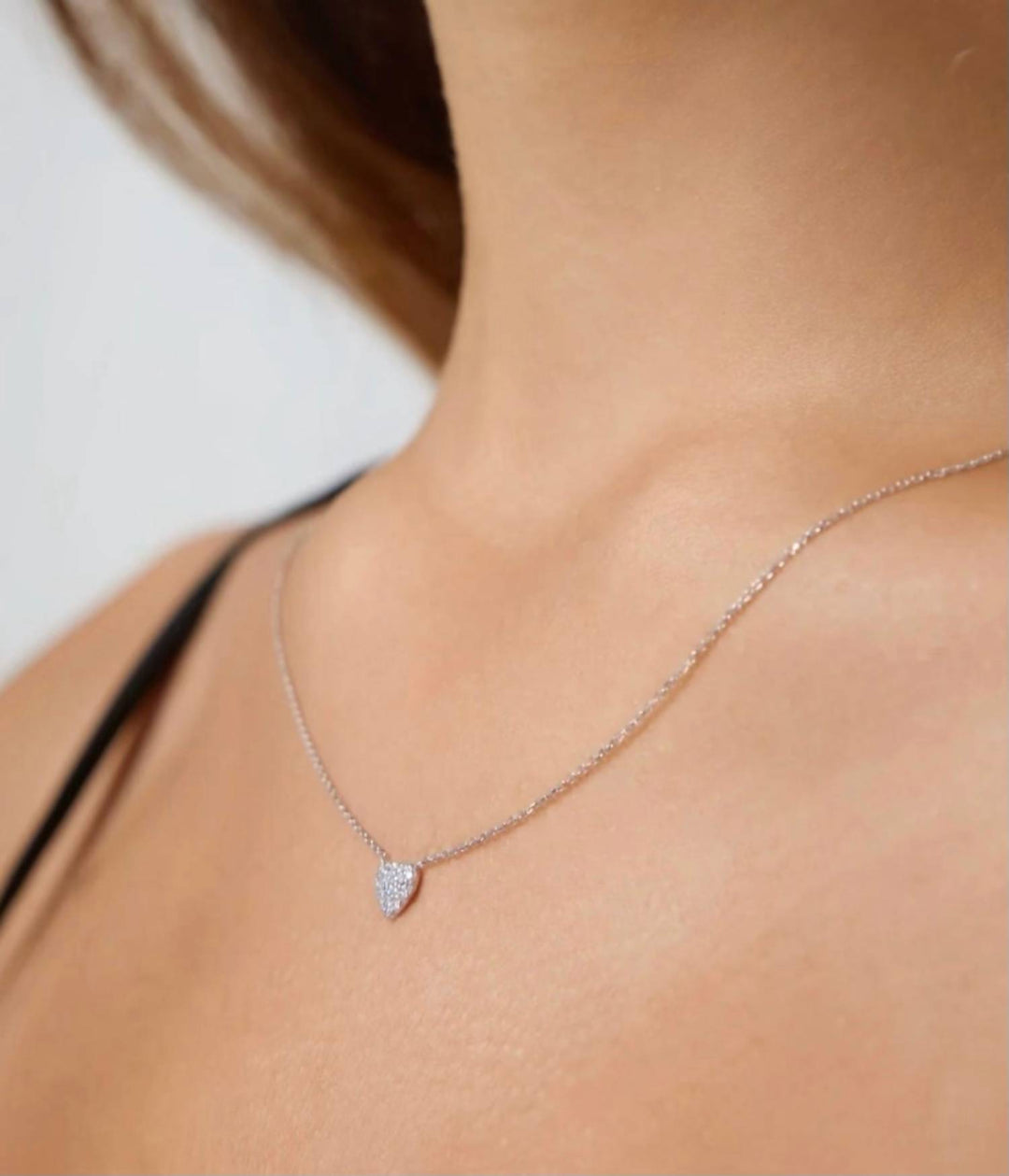 women's paved small heart necklace in 14kt white gold/ diamonds