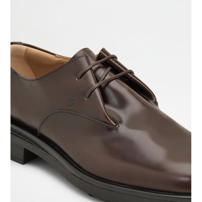 lace-ups in leather