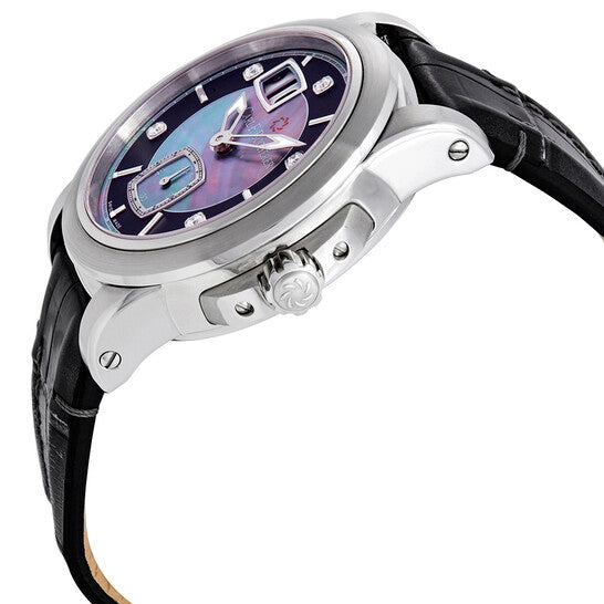 كارل ف. بوخرير، ساعة باترافي أوتوماتيكية للسيدات