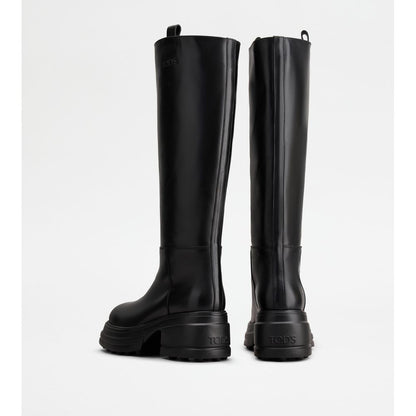 platform boots in leather