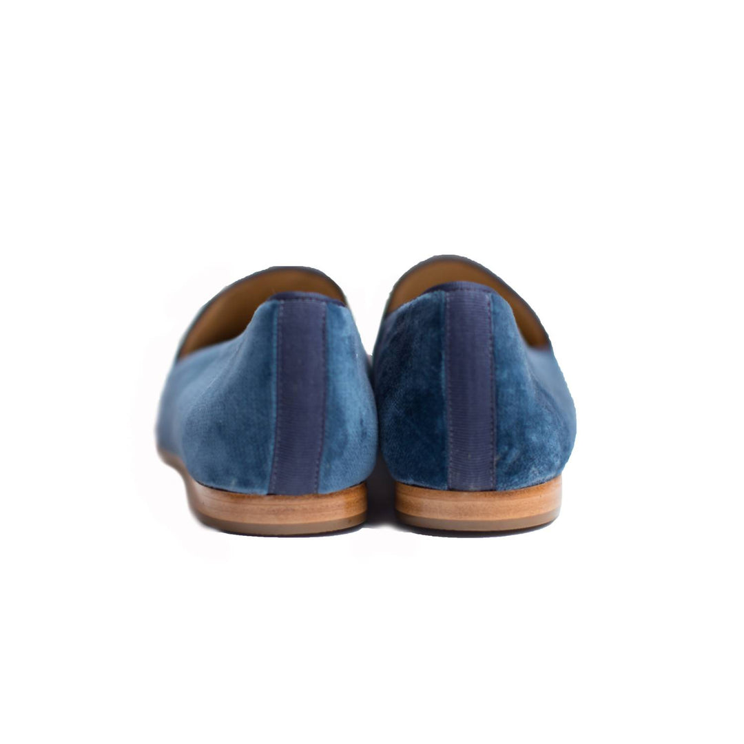 libra slipper in blue smoke