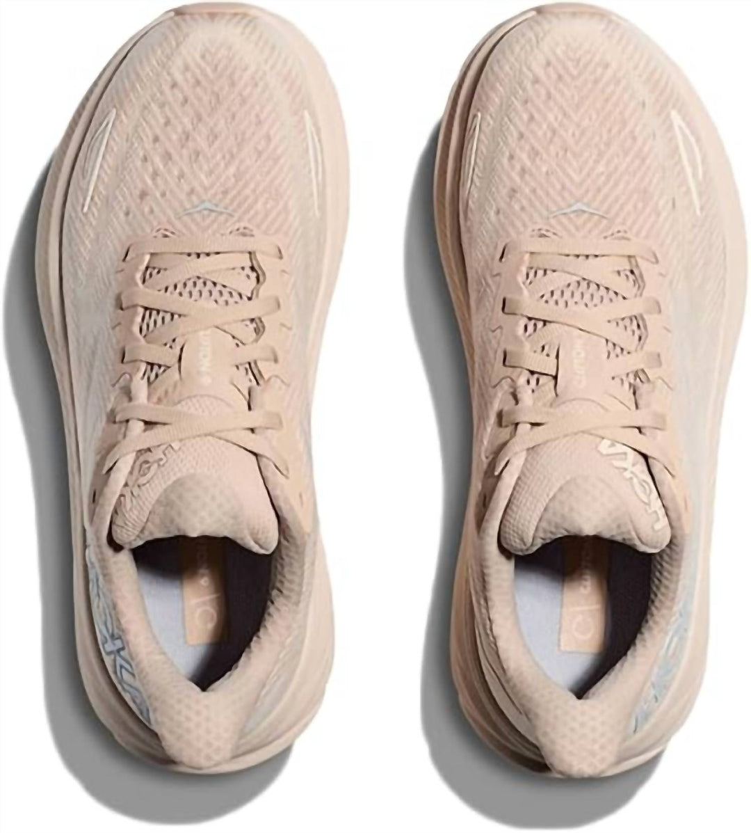 women's clifton 9 running shoes in shifting sand / eggnog