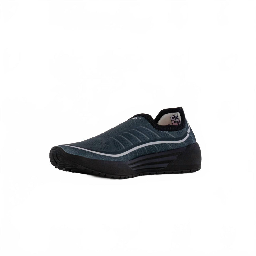 women's racer sport shoes in black