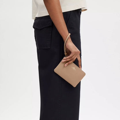 corner zip wristlet