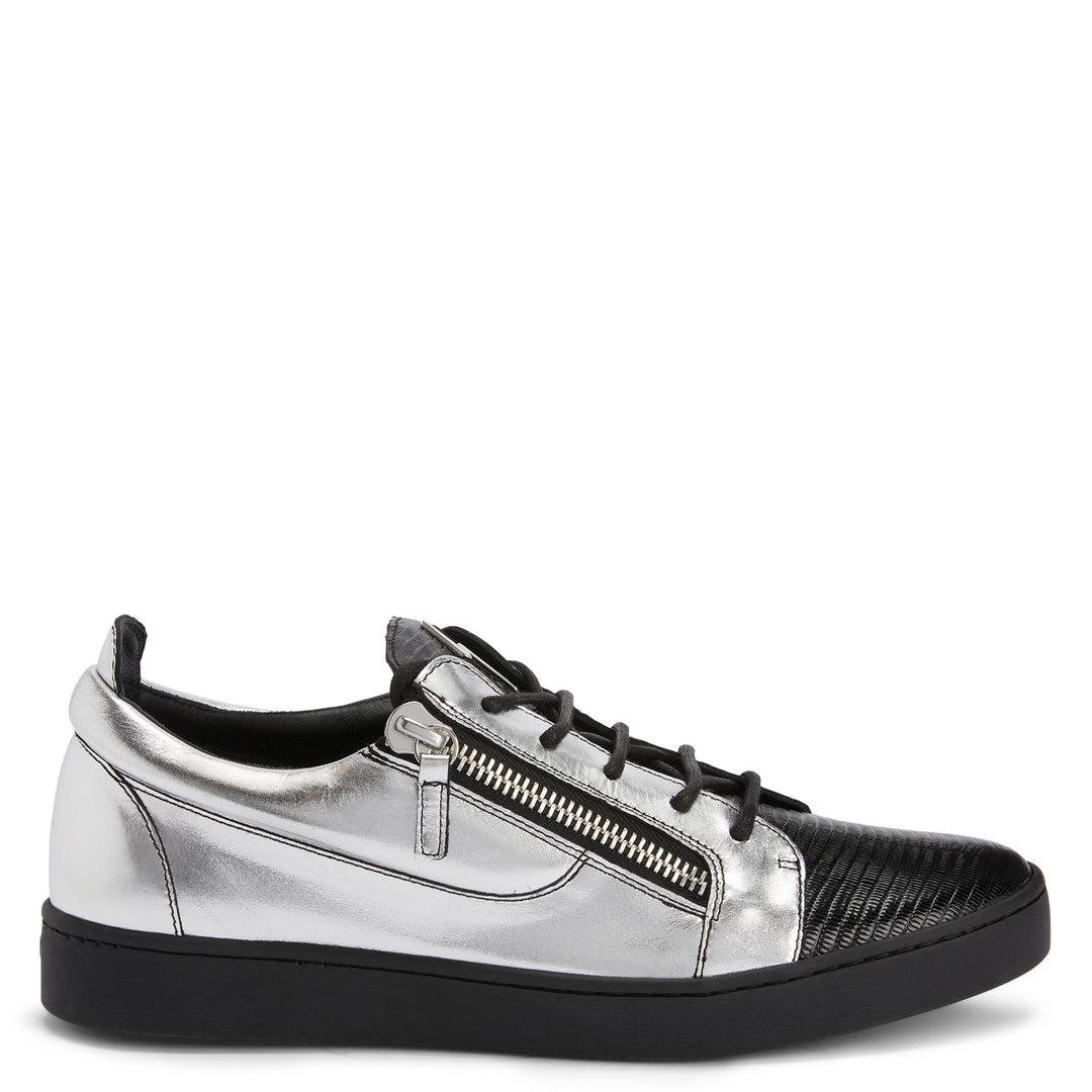 US 7 - silver