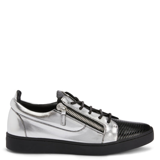 US 7 - silver