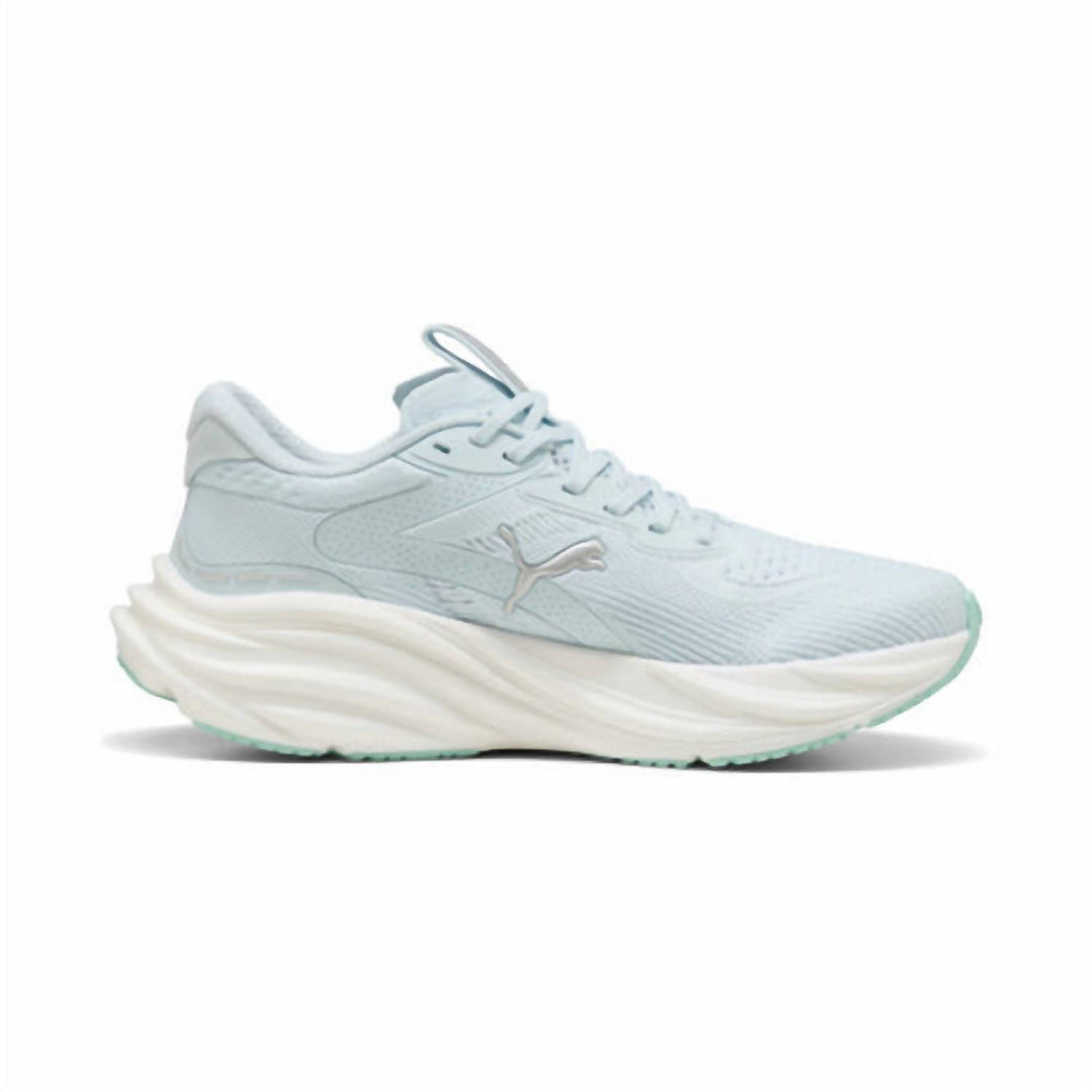 women's magnify nitro 3 running shoes in sea glass/mint melt