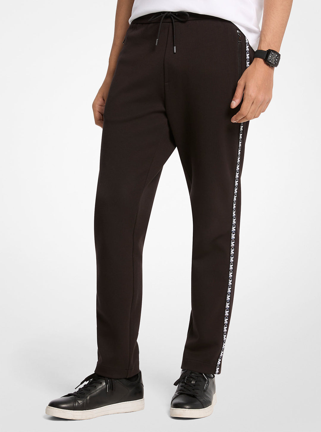 Medium - black