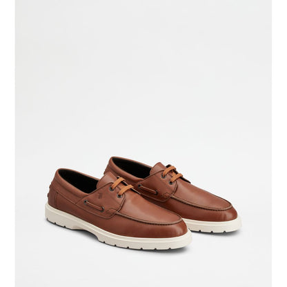 boat shoes in leather