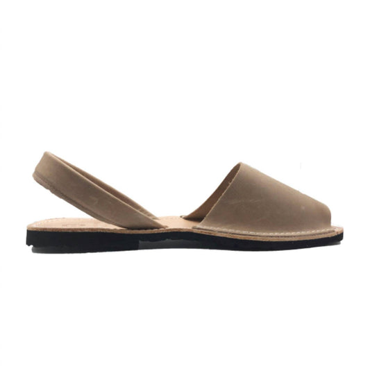 US 6.5 - sand taupe