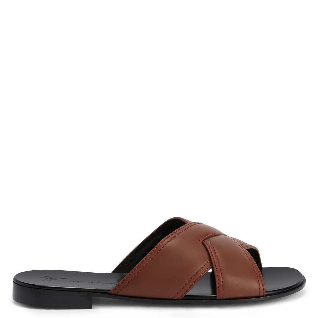 US 7 - brown