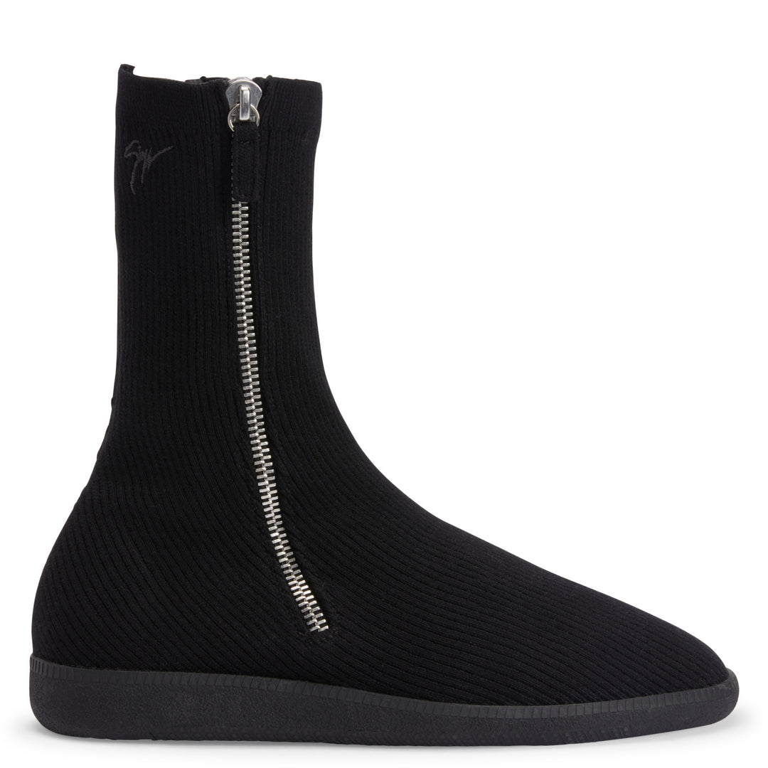US 7 - black
