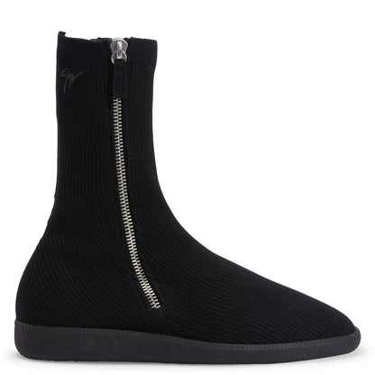US 7 - black
