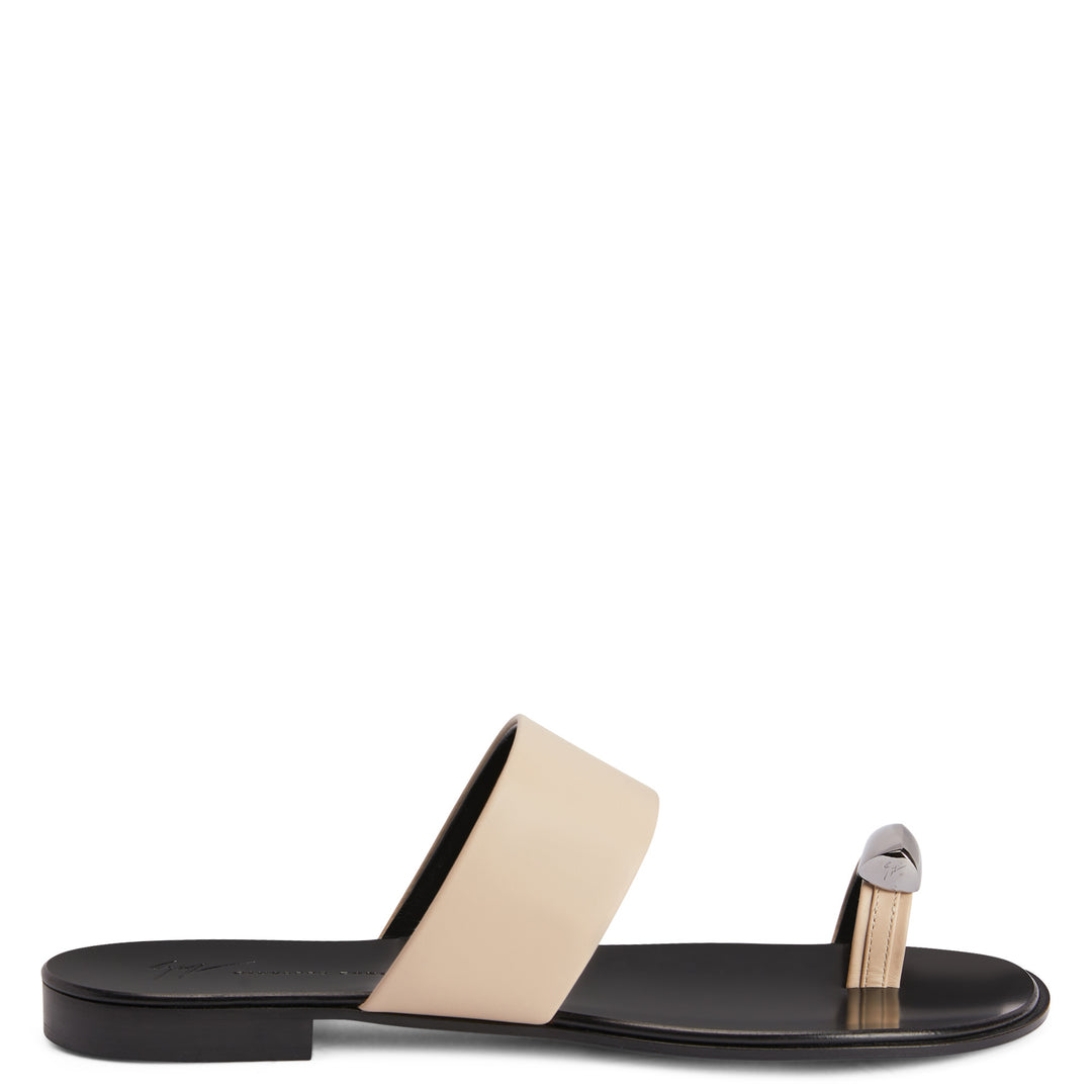 US 7 - black