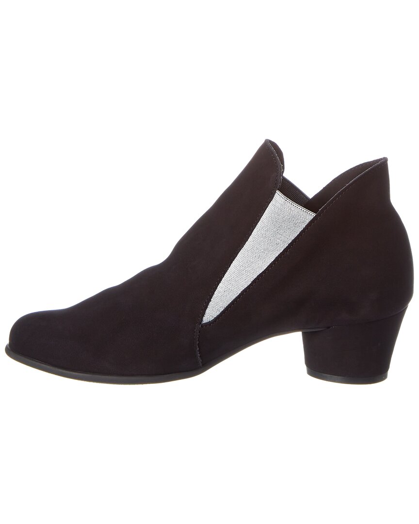 musc suede bootie