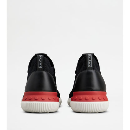no_code knit in technical fabric and leather