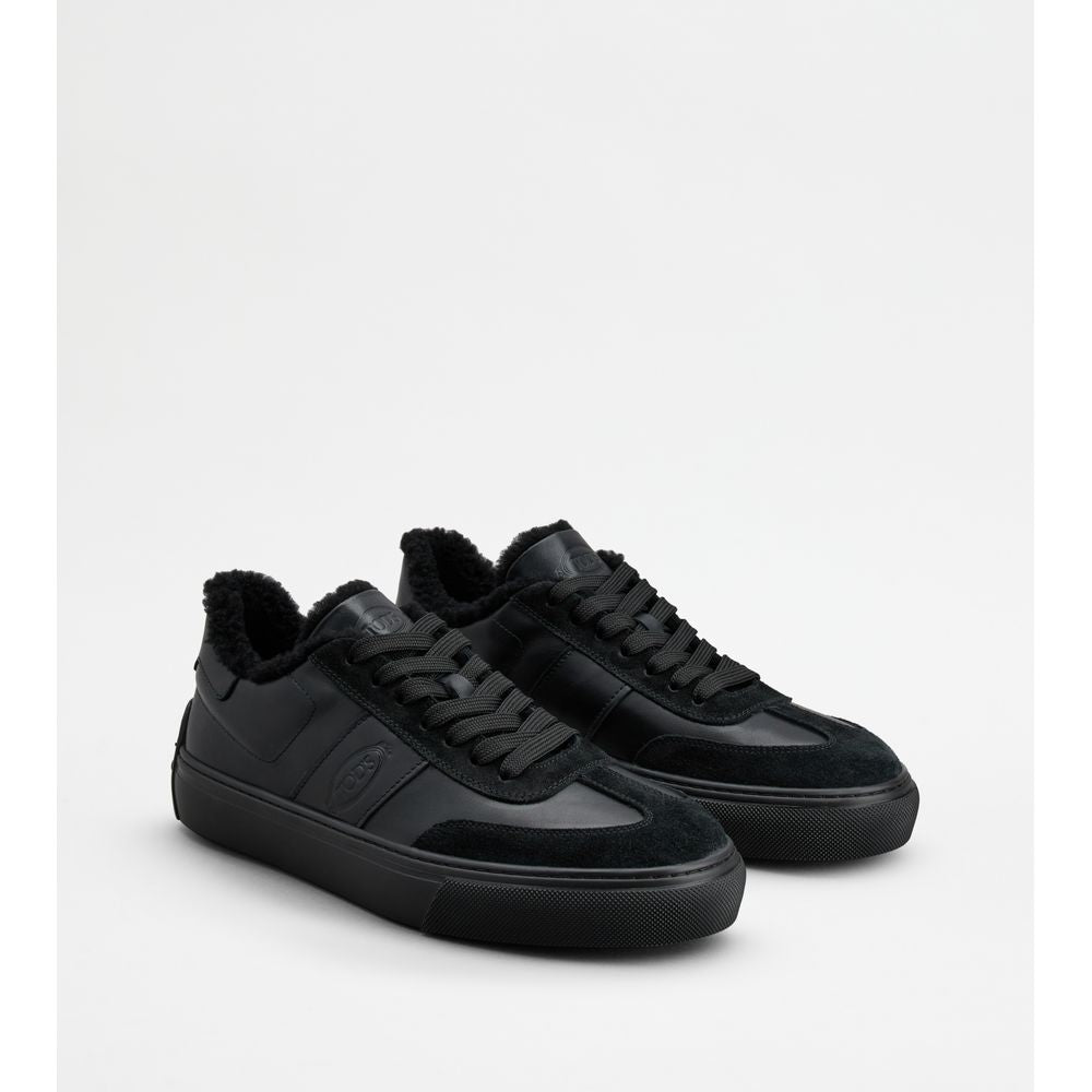 sneakers in leather