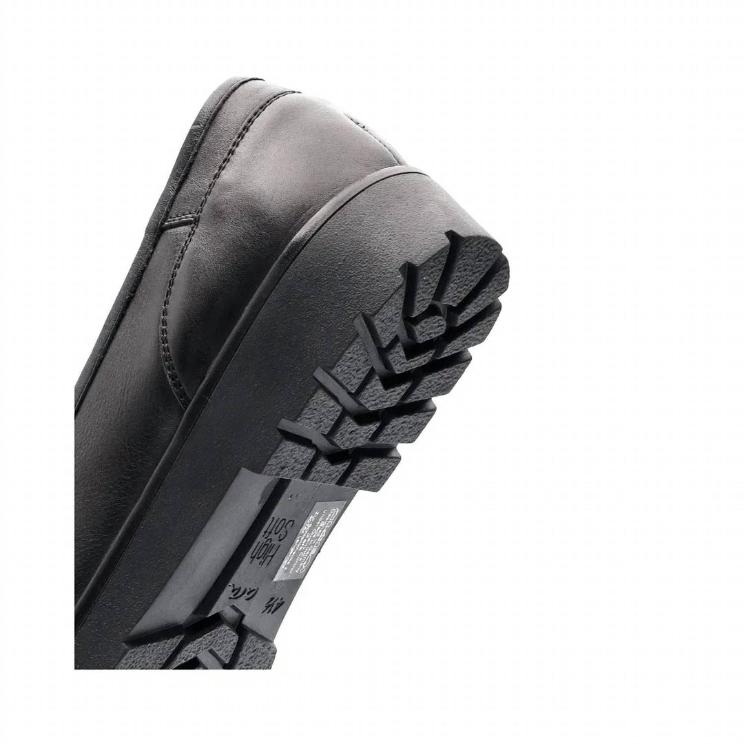 women's round toe flat moccasins in black leather