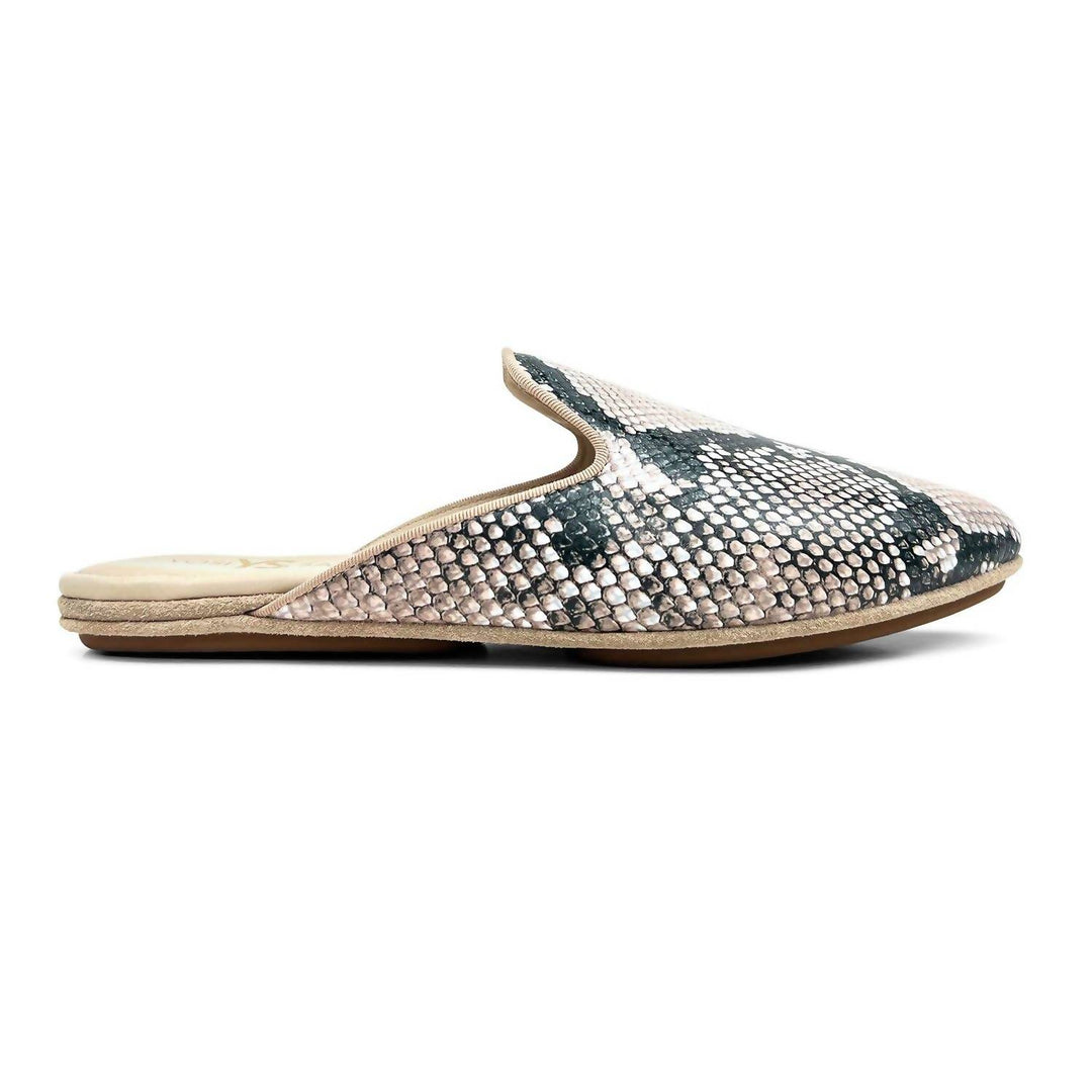 US 5 - natural snake leather
