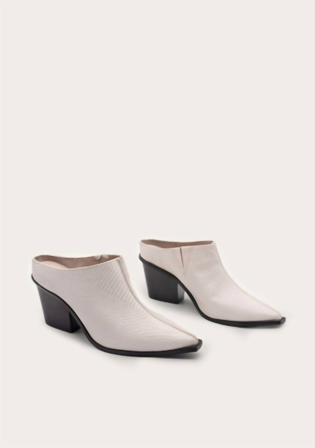 US 9 - ivory