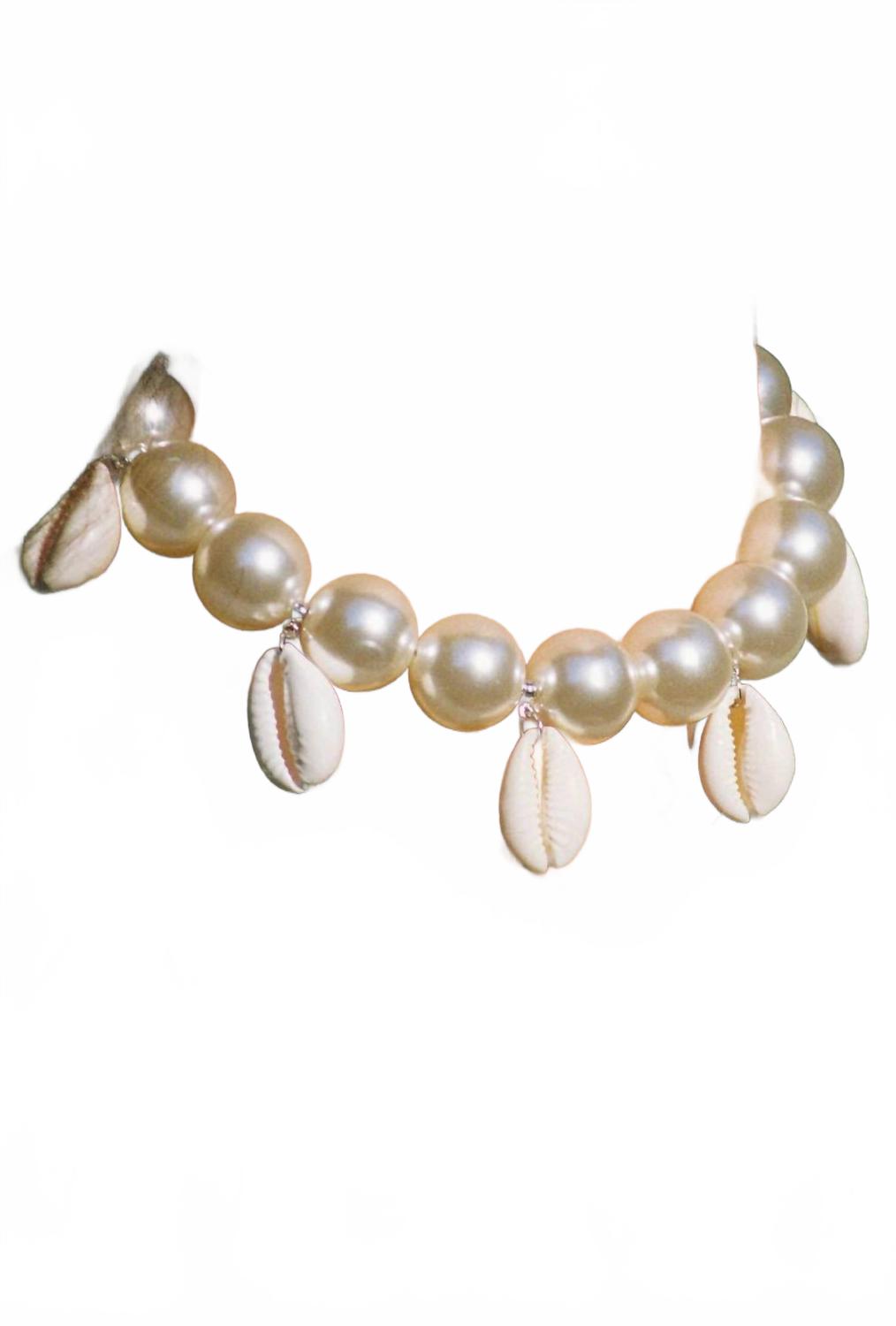 maxi shell trip necklace in white
