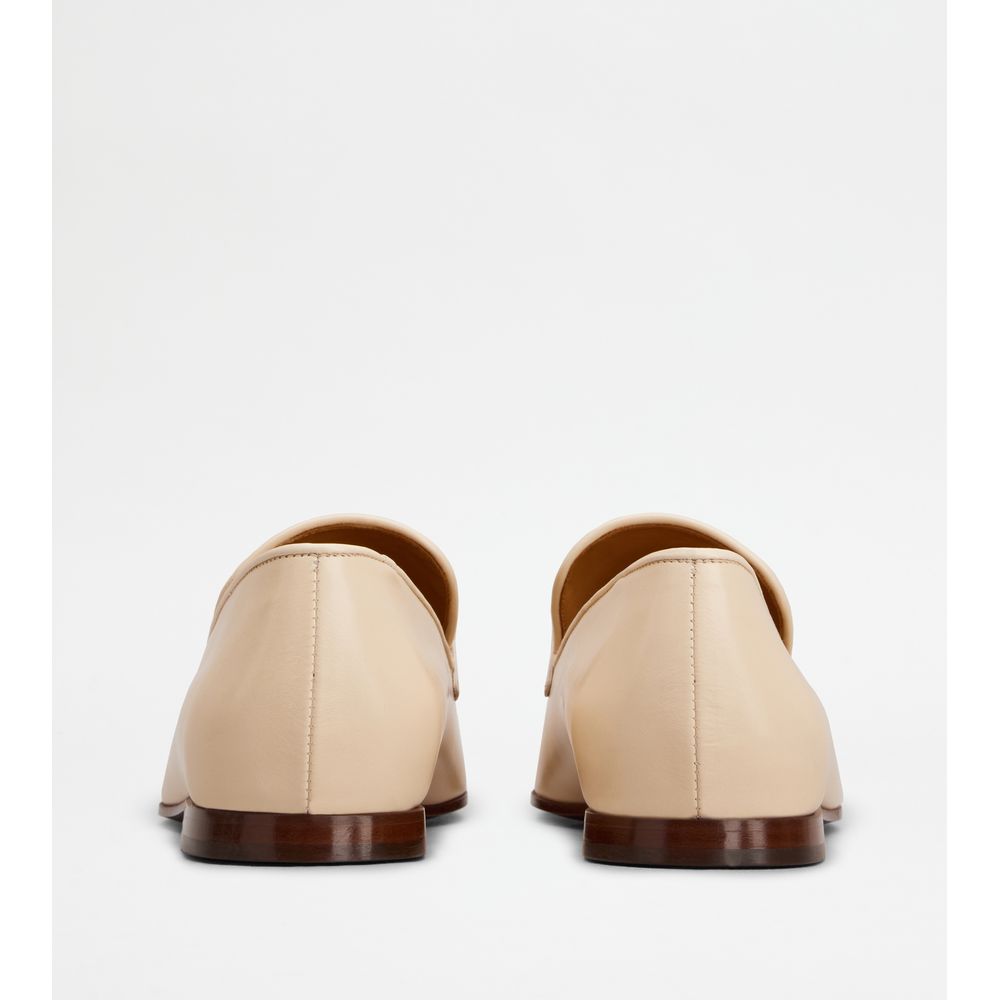 loafers in leather