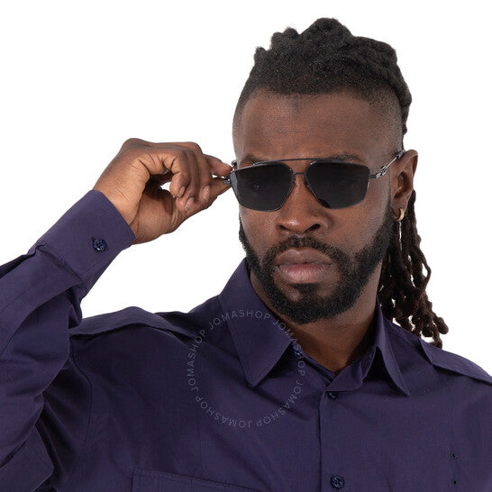 نظارة شمسية فندي نافيجيتور للرجال باللون الرمادي الداكن