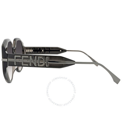 نظارة شمسية نسائية من فندي بتصميم فراشة الدخان المتدرج