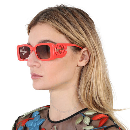 نظارات شمسية نسائية مستطيلة متدرجة اللون من غوتشي، لون بني