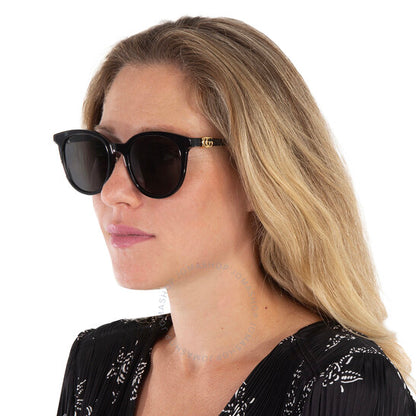 نظارات شمسية نسائية دائرية من غوتشي، رمادية متدرجة اللون