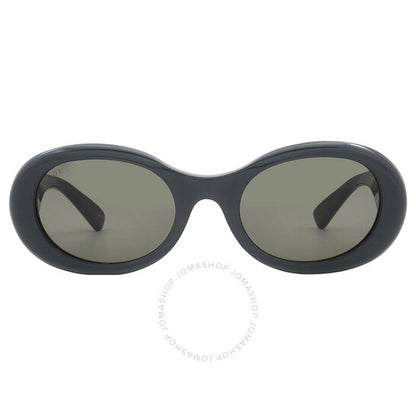 نظارات شمسية نسائية بيضاوية رمادية من غوتشي