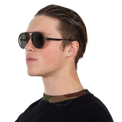 نظارات شمسية رجالية من جوتشي بايلوت رمادية اللون