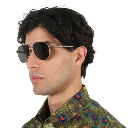 نظارة شمسية رجالية من جوتشي، رمادية دخانية، بتصميم بايلوت